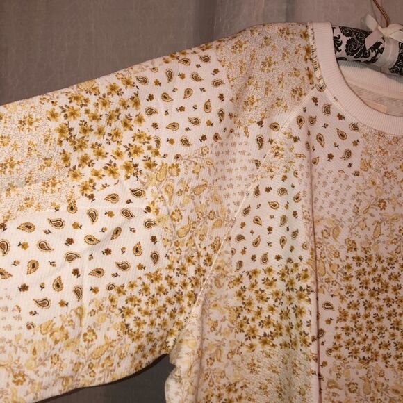 AE XXL Bandana Patchwork White Natural Yellow Print Crewneck Sweatshirt - Picture 11 of 16